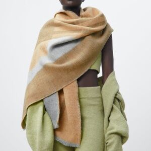 NWT, SOFT STRIPED SCARF, M